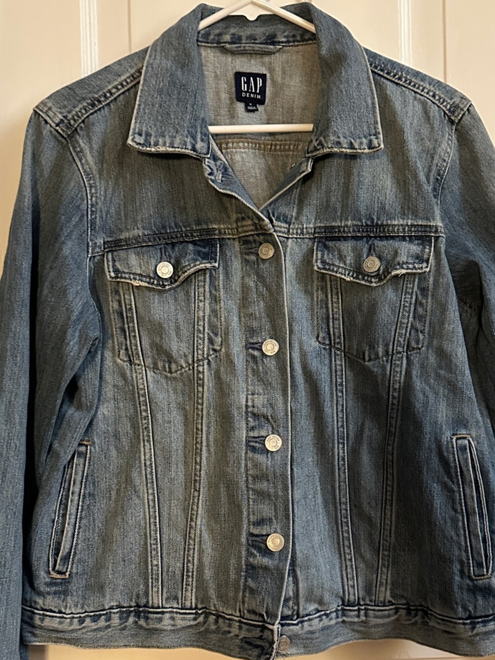 GAP Women's Classic Light Blue Denim Jacket